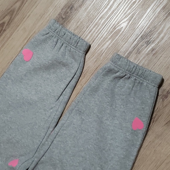 ❌SOLD❌ Brunette The Label All Over Hearts Oversized Fleece Joggers - Picture 6 of 11